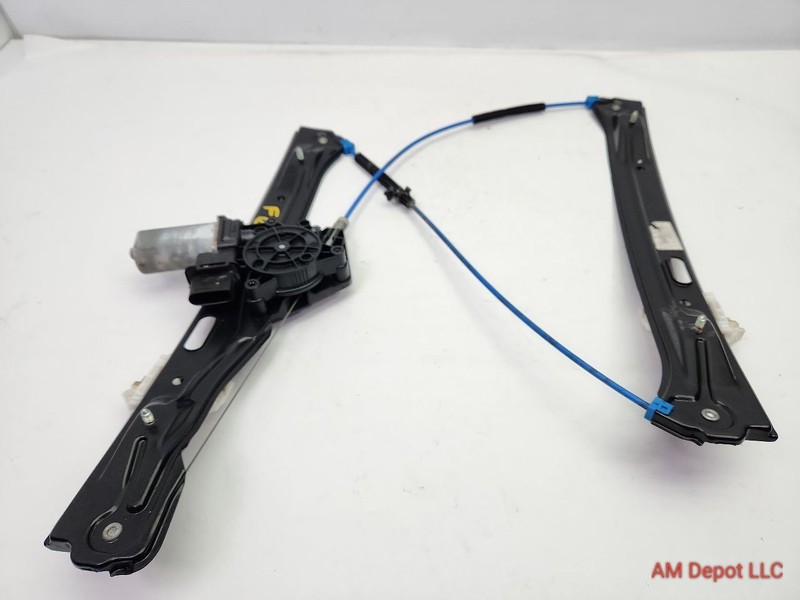 2015 BMW 320i 328i 335i 340i F30 F31 Front Right Window Regulator w Motor