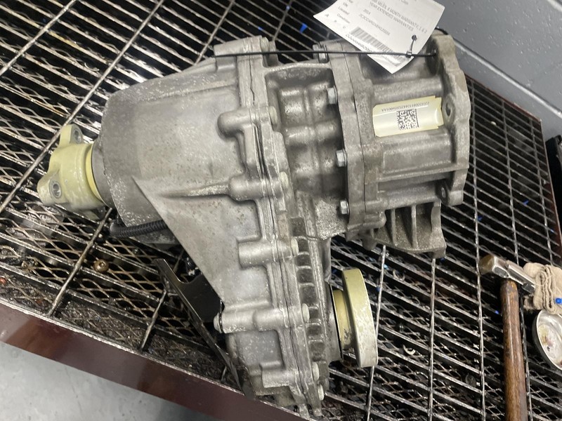 12-'14 CHRYSLER 300 Transfer Case 3.6L 56k miles 6 Month Warranty!