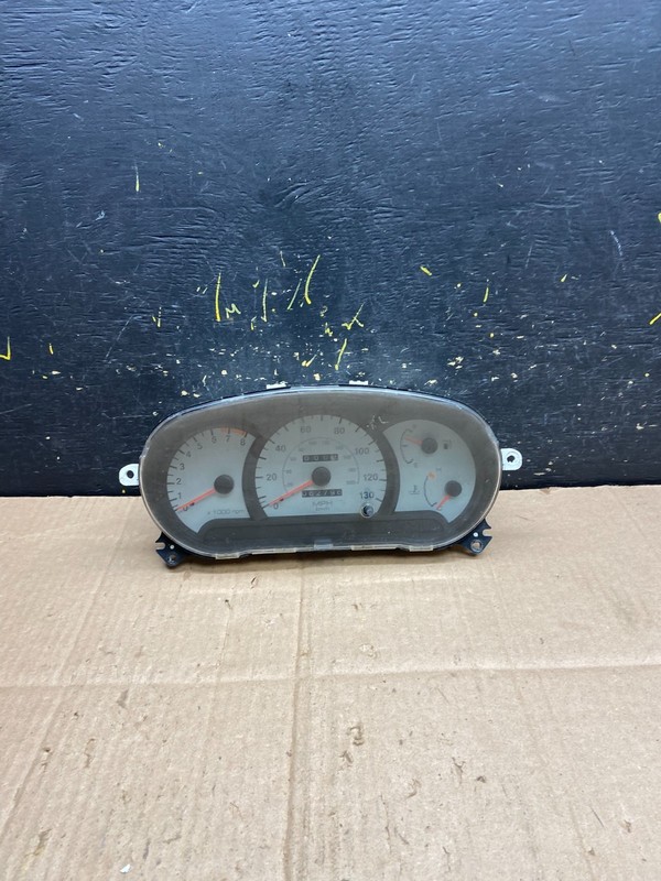 2000 to 2002 Hyundai Accent 2-Door Speedometer Cluster AA8120 PS