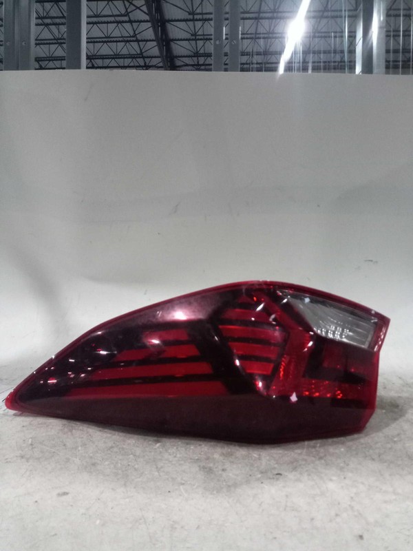 Used Right Tail Light Assembly fits: 2020 Hyundai Elantra Sedan lid mounted inca