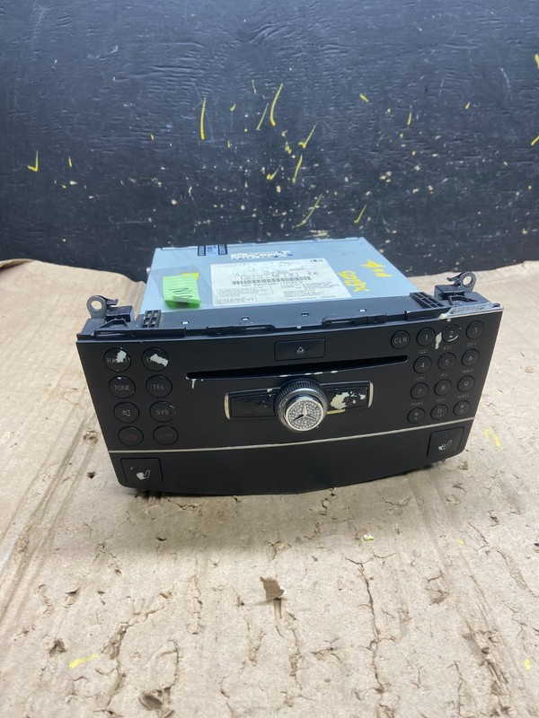 2008-2011 Mercedes W204 C300 C350 Navigation Command Radio DVD CD Audio X6205 PS