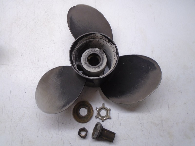 K2 Mercury Propeller Aluminum 15 x 17 832828A45P17 w/ Hub Kit