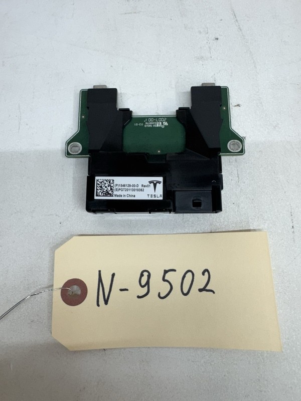 20-2023Tesla Model 3/Y USB Port Type C Der Centre Console 1546129-00-D 9502 B133