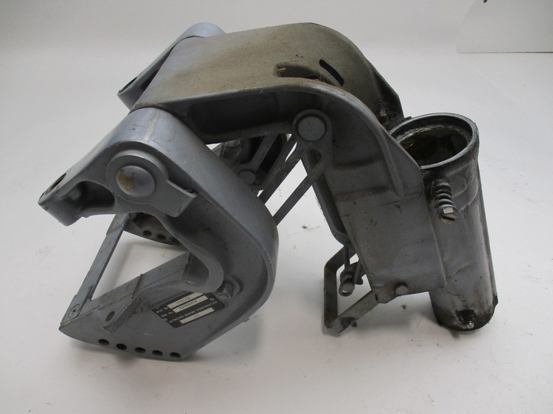 0330507 OMC Evinrude Johnson Swivel & Stern Brackets 393191 393190