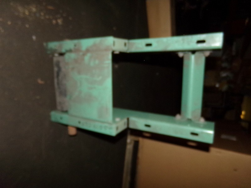 Green Metal Bracket 23-75-569 *FREE SHIPPING*