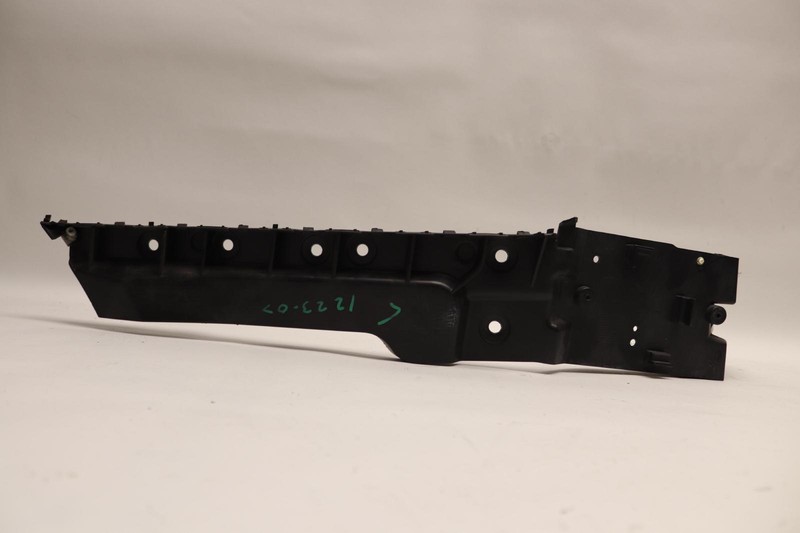 2014-2018 RANGE ROVER SPORT L494 REAR LEFT BUMPER BRACKET GUIDE SUPPORT OEM