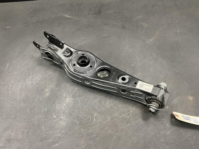 Rear Right Spring Lower Control Arm 2018 Kia Sportage 55220-D9050 2017 - 2022