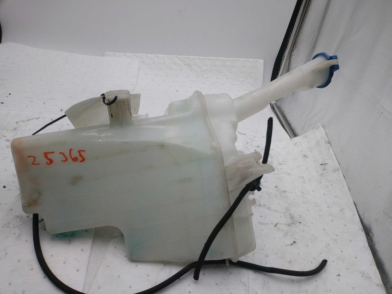 2013 Hyundai Elantra Washer Fluid Reservoir OEM Blue 1.80L 69k Miles