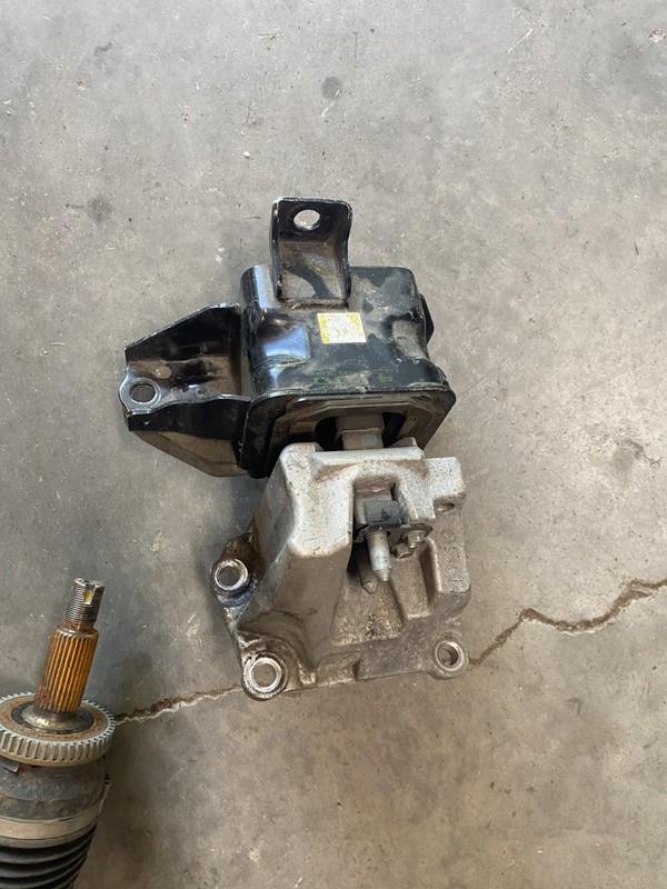 2016 Kia Optima LX Transmission Mount OEM