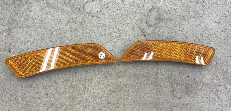 2012 - 2015 BMW 328i Front RH And Left Side Marker Reflector OEM
