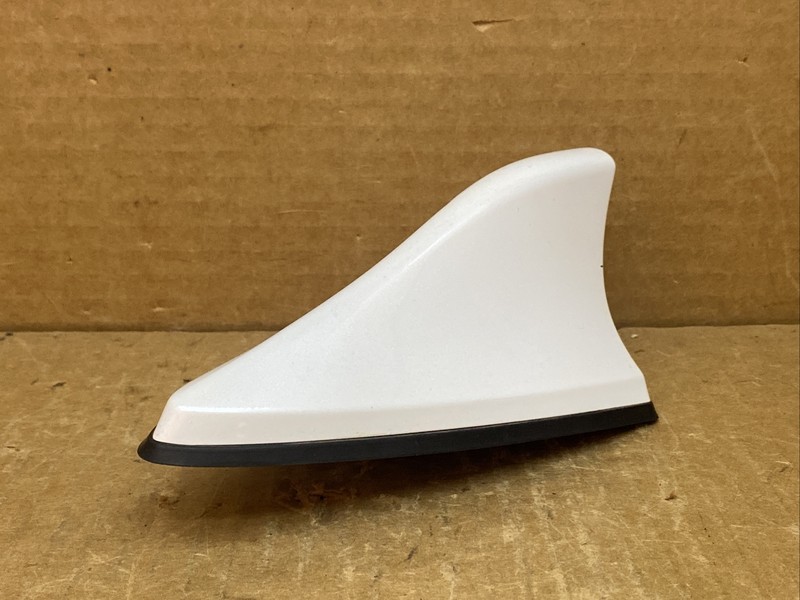 2014-2016 Kia Forte Shark Fin Antenna Assembly Shimmering White 96210-A7100SWP