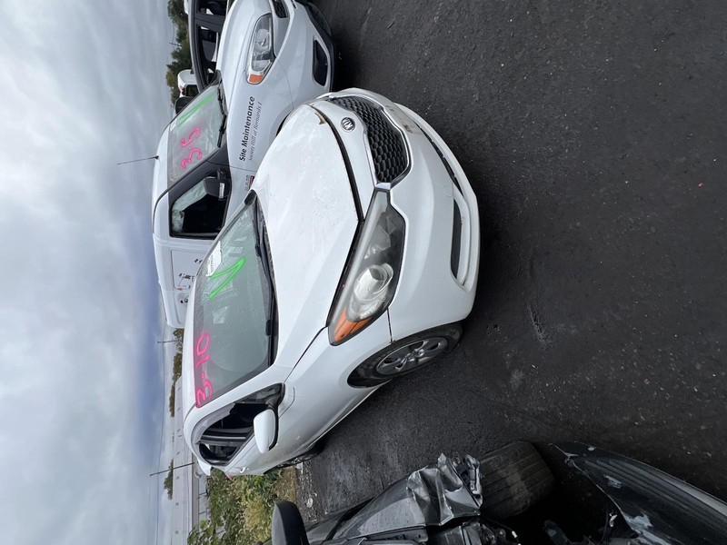 2016 KIA Forte Front Left Door Glass - Used, White, 136K Miles, OEM Quality