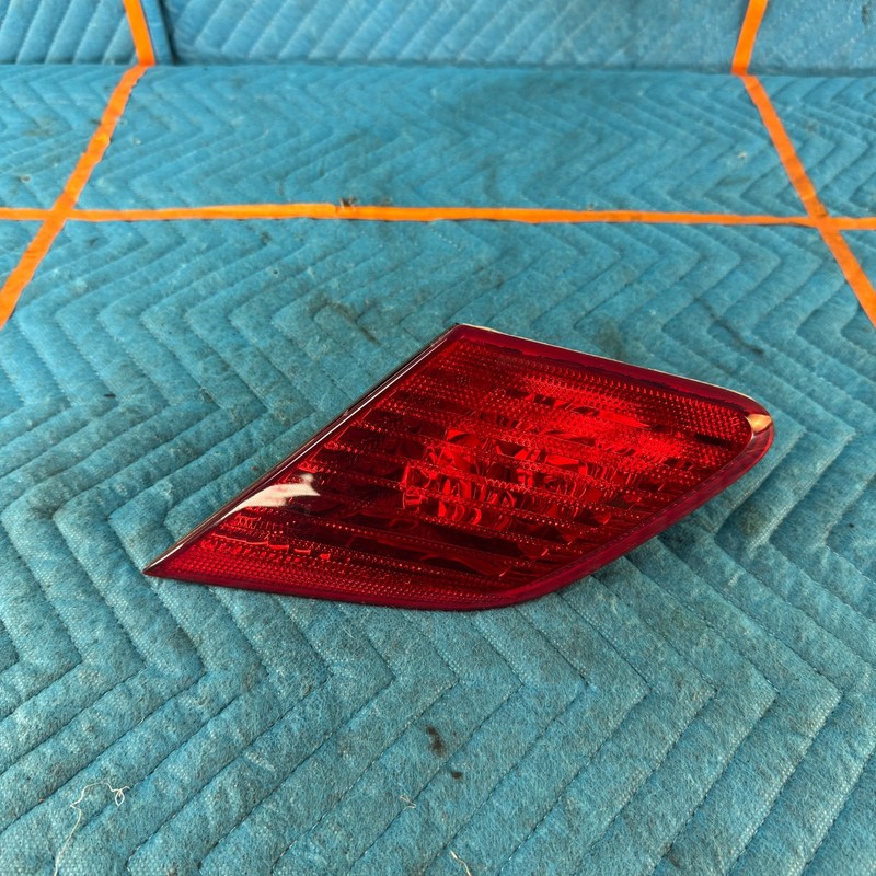 2000–2004 TOYOTA AVALON OEM Rear Right Reflector Tail Light Stanley 07-37R