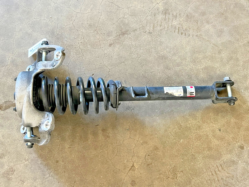 ⭐2015-2017 KIA K900 RWD FRONT RIGHT STRUT SHOCK ABSORBER COIL SPRING OEM LOT2727