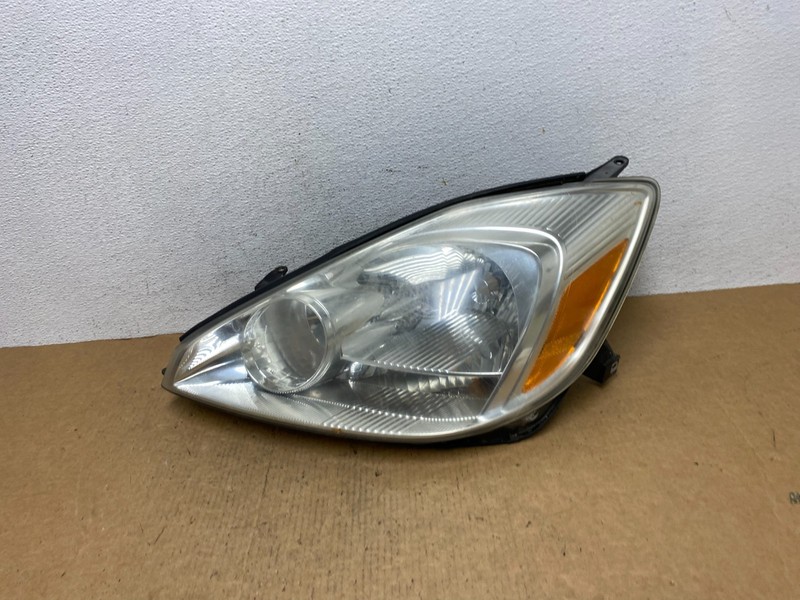 2004-2005 Toyota Sienna Left Driver LH Side Halogen Headlight AD4681 DW