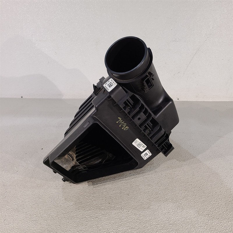 15-17 Mustang GT Air Cleaner Box W/ Lid Aa7490