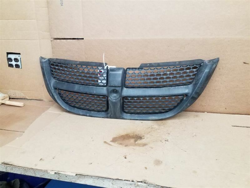 Grille Fits 01-04 CARAVAN 239010