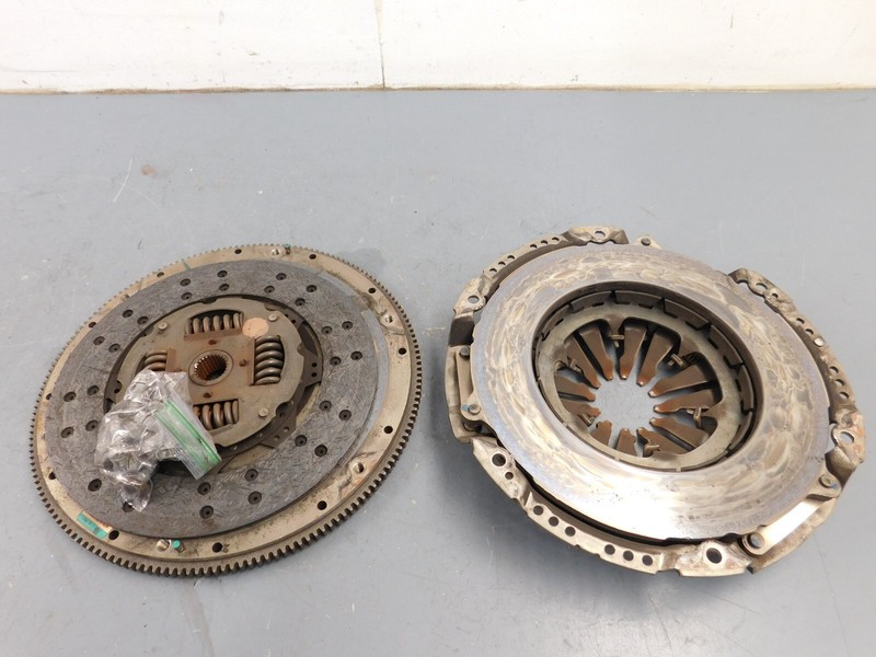 2002 01 02 03 04 Chevy Corvette C5 Z06 Clutch / Flywheel Assembly #5383 E7
