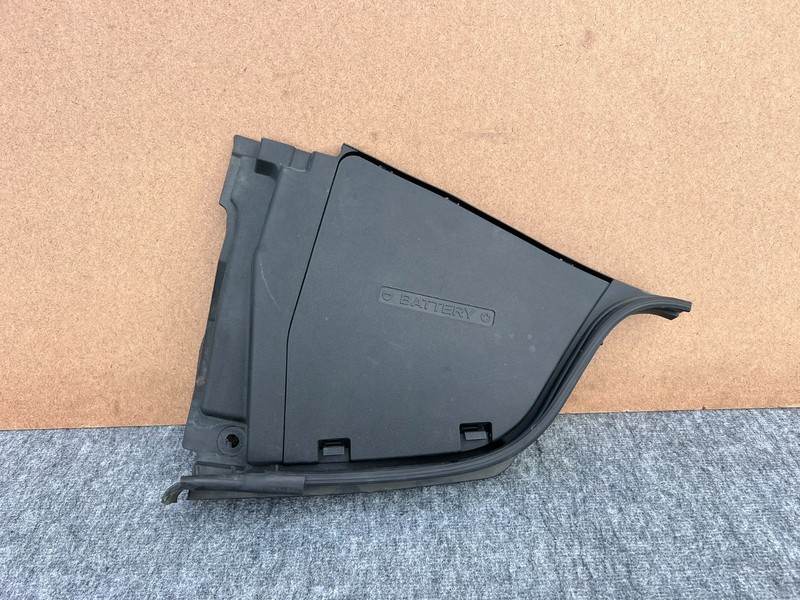 INFINITI M37 M56 M35H Q70 11-19 OEM ENGINE BAY BATTERY LID COVER WITH FRAME ASSY
