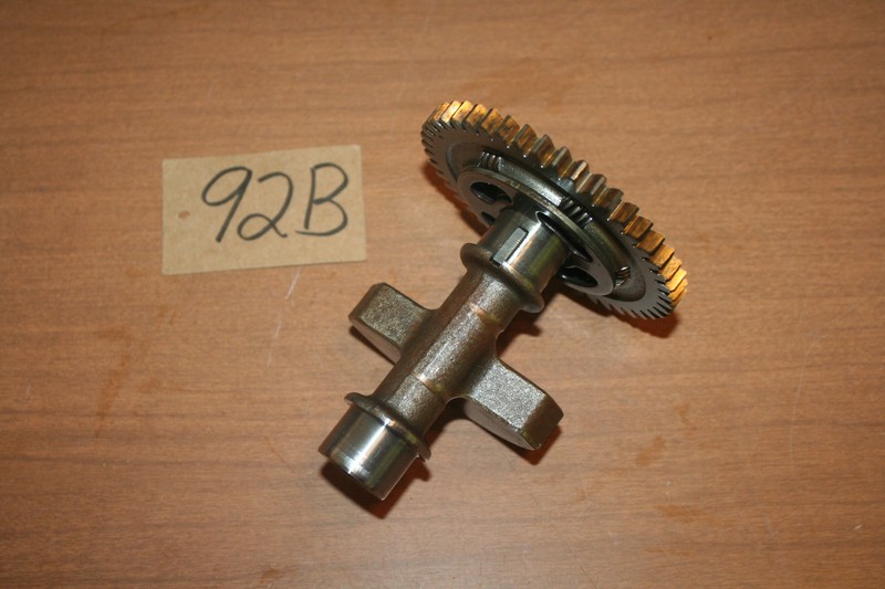 2002 Suzuki GZ250 Marauder Engine Counter Balancer Assembly OEM 02 A