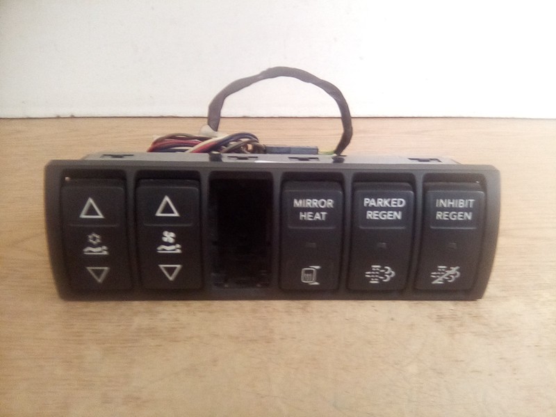 International Navistar 4057689C4 Rocker Switch Panel