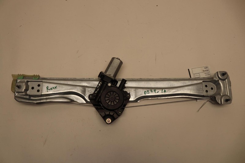 2020-2023 CHEVY SILVERADO 2500 HD REAR RIGHT DOOR WINDOW MOTOR REGULATOR OEM