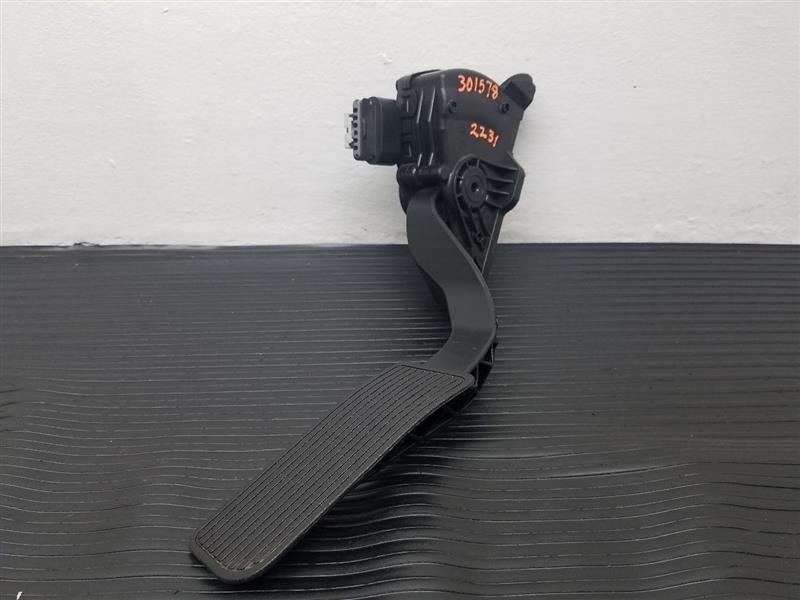 11-19 Chevrolet Silverado Accelerator Gas Pedal Assembly OEM 23362231