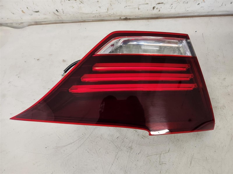 2013-2017 Lexus Ls460 Rear Driver Trunk Brake Tail Light Oem 81561-50240