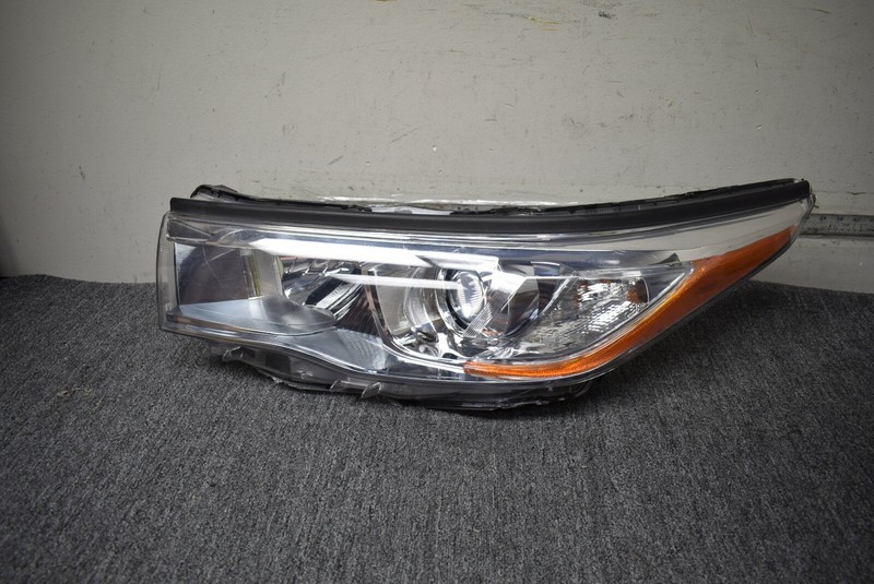 2014-2016 TOYOTA HIGHLANDER HEADLIGHT LEFT SIDE FACTORY OEM