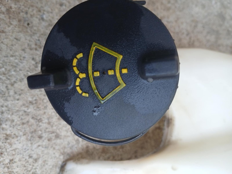 1998Taurus Washer Fluid Reservoir