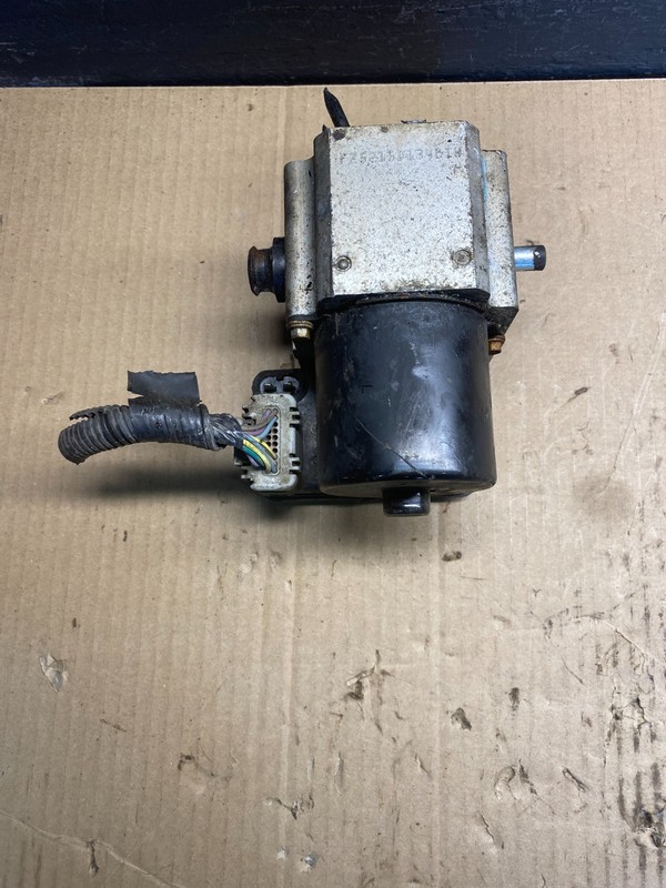 2004-07 GMC Savana Express ABS Brake Pump Control OEM 13567149 AC0925 DG