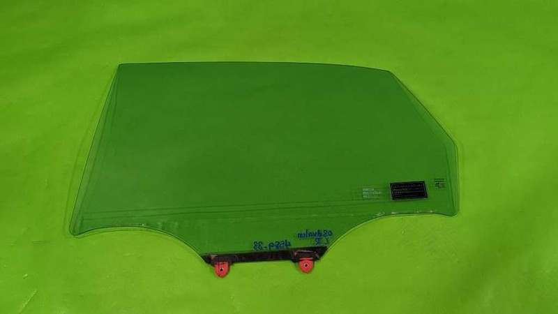 00-04 AVALON DRIVER LEFT REAR WINDOW DOOR GLASS OEM 4589-33