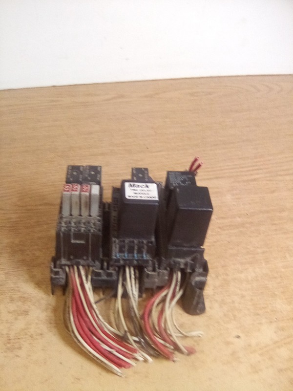 2004 Mack Fuse Relay Block