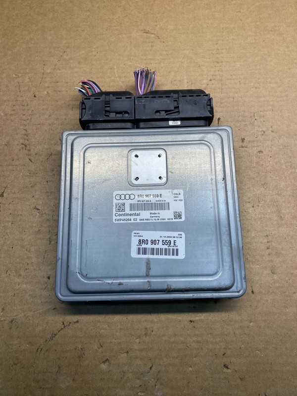 2009 2010 Audi Q5 Engine Control Module Computer ECU ECM PCM 8R0907559E AD9979