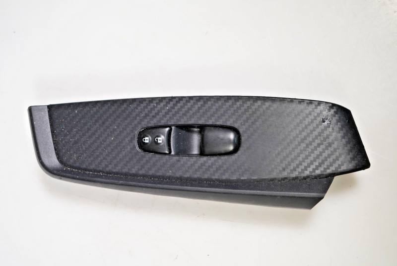 2020 - 2025 NISSAN SENTRA FRONT RIGHT DOOR LOCK & WINDOW SWITCH W/ BEZEL OEM