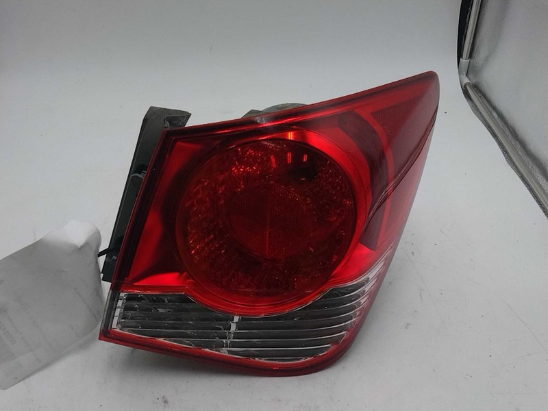 2012 Chevrolet Cruze Right Tail Light Assembly Gold 437015 Used 94K Miles