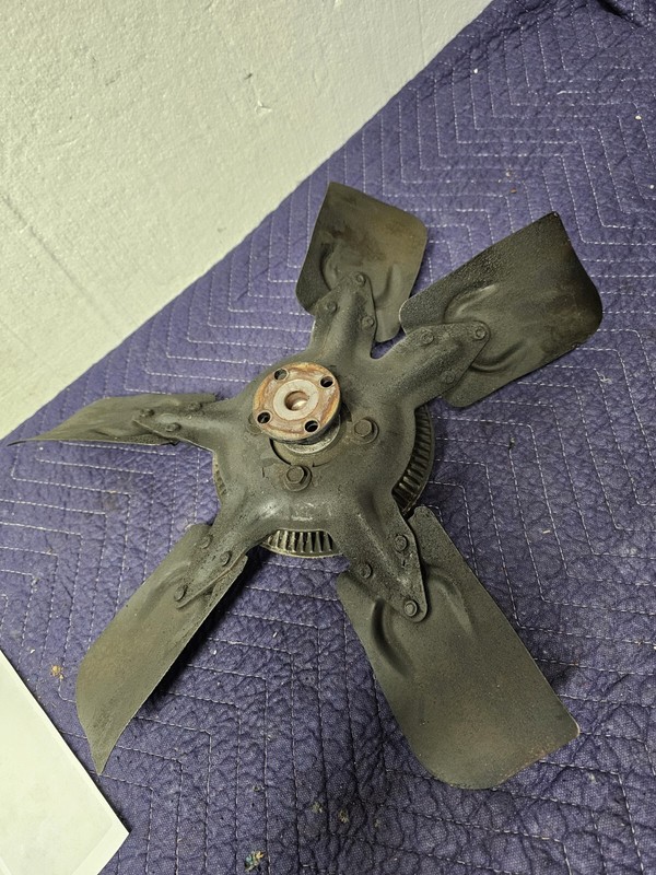 Fan Clutch w/ Blades 1995 Chevy G30