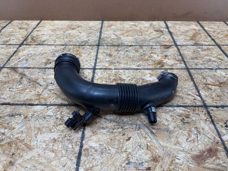 GENESIS GV70 22-25 OEM LEFT DRIVER AIR BOX CLEANER INTAKE HOSE TUBE PIPE 3.5T
