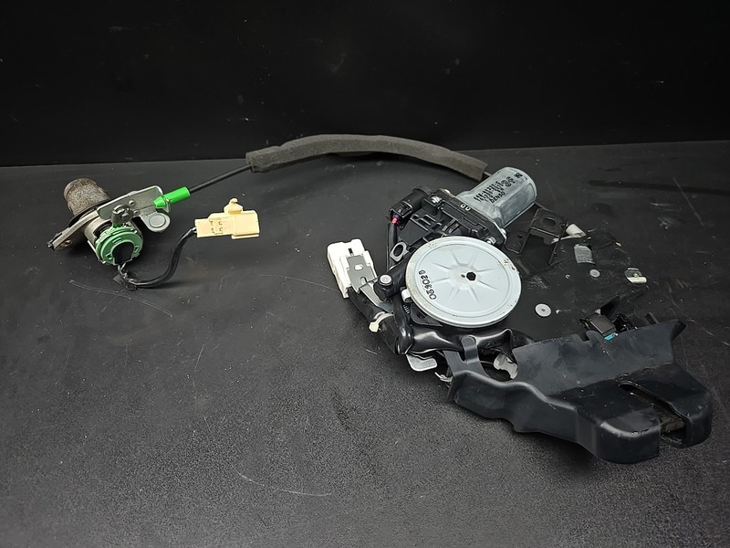 2007-2012 LEXUS LS460 LS600H REAR TRUNK LID LOCK LATCH MOTOR ACTUATOR OEM