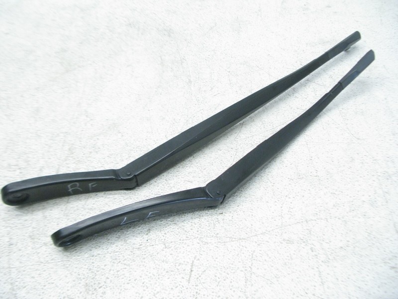 10-17 BMW F07 535i 550i GT WINDSHIELD WIPER ARM SET FRONT RIGHT & LEFT OEM 12062