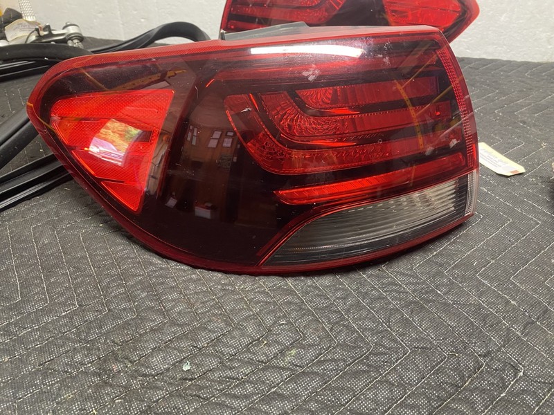 2019 KIA SORENTO L LEFT TAILLIGHT OEM