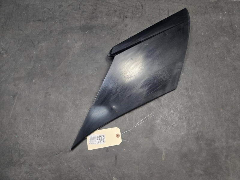 Left Quarter Upper Molding 2018 Range Rover Velar J8A2-29149-A 2019 - 2022