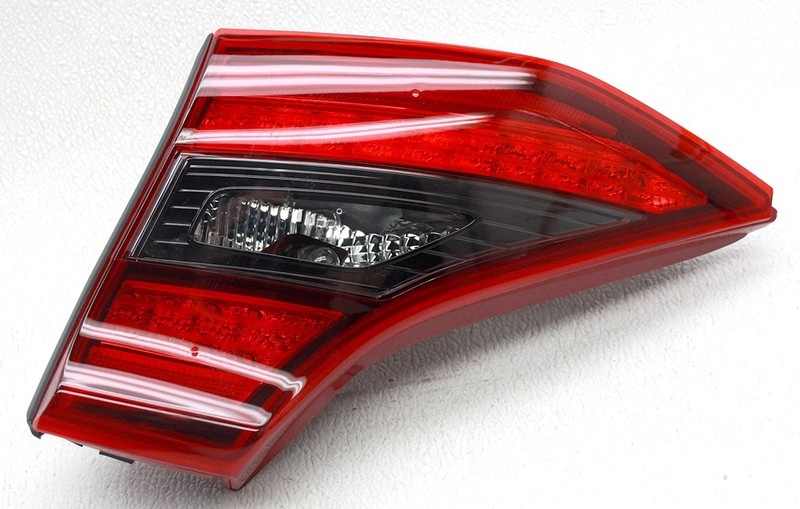 OEM Passenger Side LED Tail Lamp For Hyundai Ioniq HEV, Ioniq Electric Lens Chip