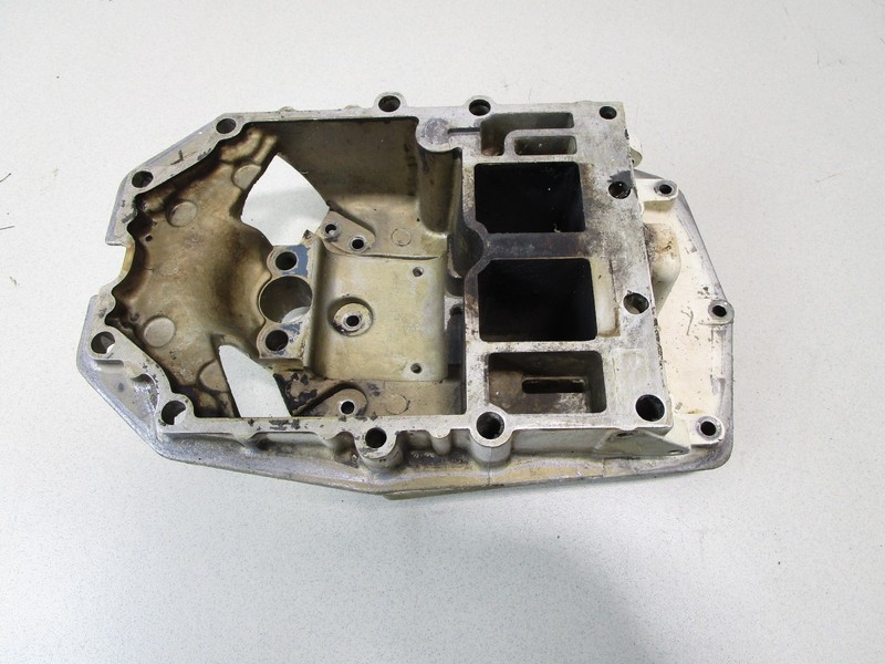 0323553 Evinrude Johnson 150 175 200 V6 Exhaust Housing Adapter Plate