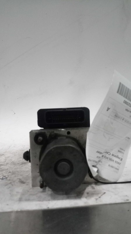 2015 Volvo 80 Series Frame Crossmember Black 4WD OEM 314068081 119k Miles