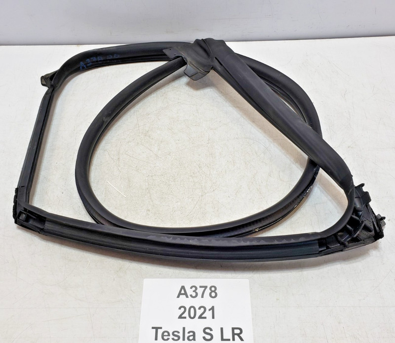 ✅ 21-25 OEM Tesla Model S Rear Right Passenger Side Primary Body Door Seal