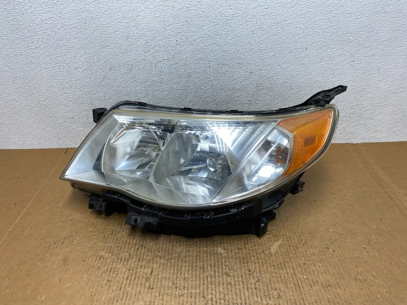 2009-2013 Subaru Forester Left Driver LH Halogen Headlight AE1621 DW