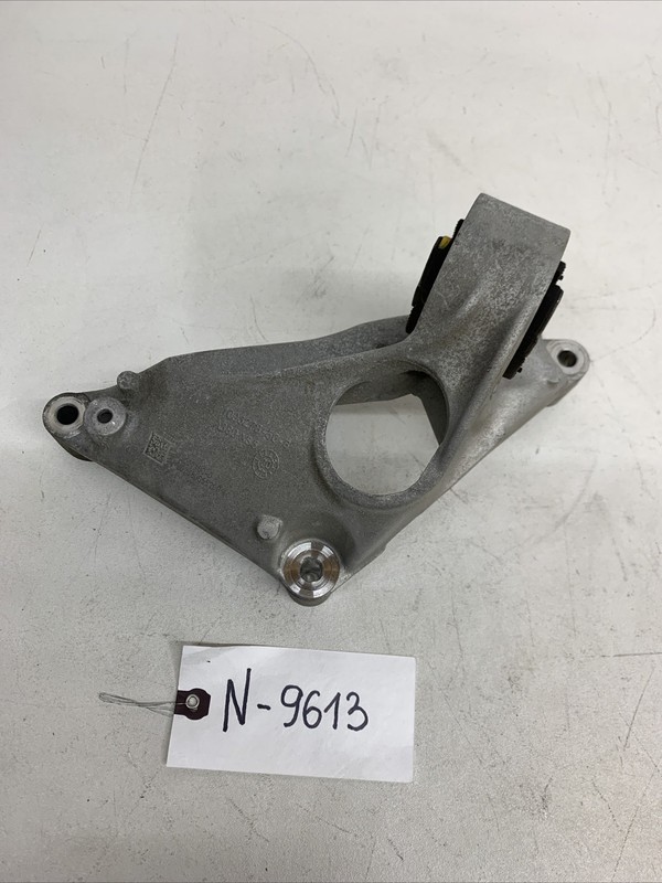 17-22 TESLA MODEL Y 3 REAR LH DRIVE UNIT MOUNT BRACKET OEM 1095337-00-D 9613 S23