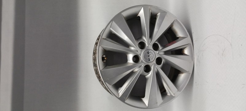 15-'18 KIA SEDONA Wheel 17x6-1/2 alloy OEM Grade B