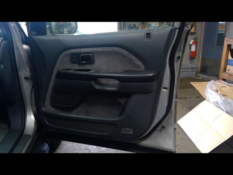 2005 PILOT Passenger Right Front Door Trim Panel 1571258